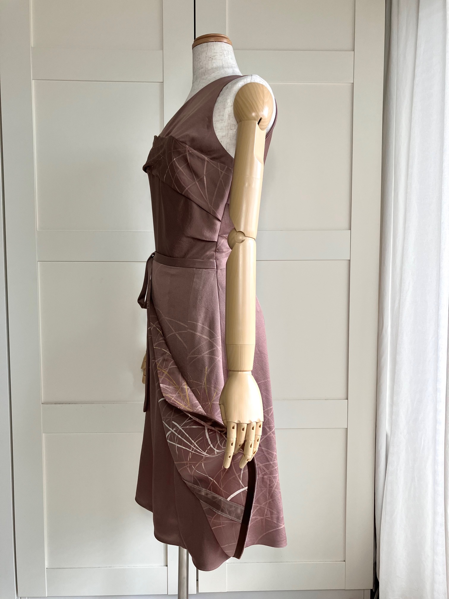 Marumi dress オリジナル着物リメイク  アシンメトリーデザイン　ワンショルダー風　ドレープネック 巻き付きスカート風　Aライン　ドレス